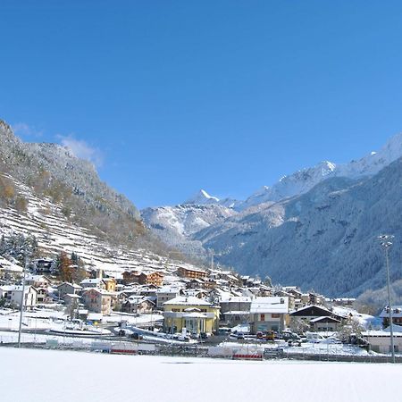 Casa Vacanza La Rocca Chiesa in Valmalenco Exteriör bild