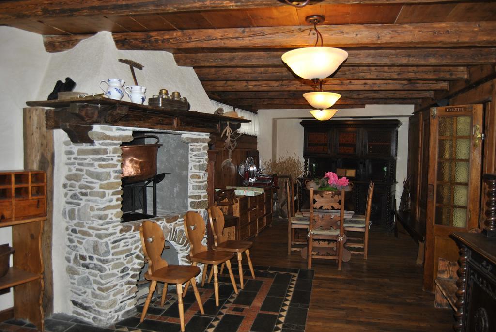 Casa Vacanza La Rocca Chiesa in Valmalenco Exteriör bild