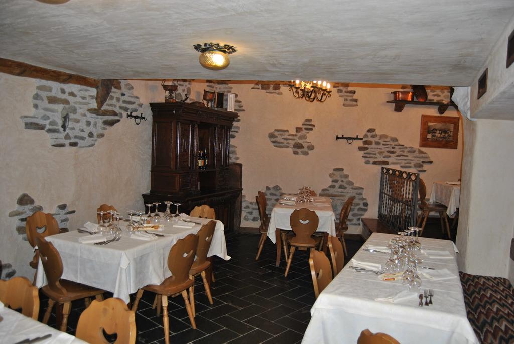 Casa Vacanza La Rocca Chiesa in Valmalenco Exteriör bild
