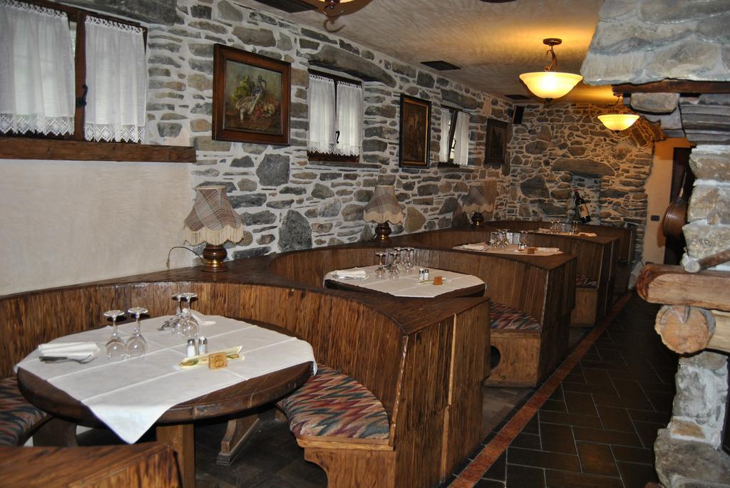Casa Vacanza La Rocca Chiesa in Valmalenco Exteriör bild