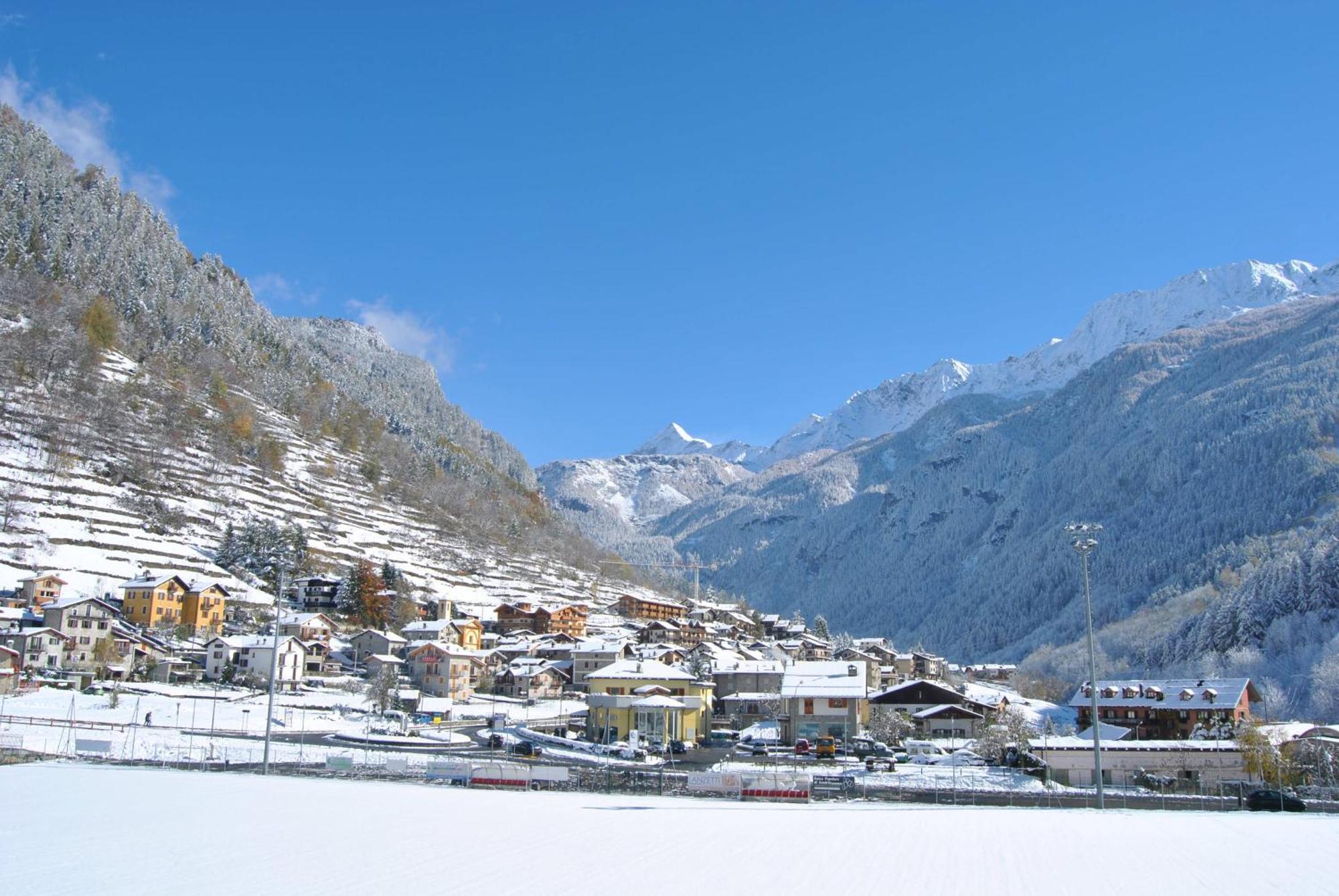 Casa Vacanza La Rocca Chiesa in Valmalenco Exteriör bild