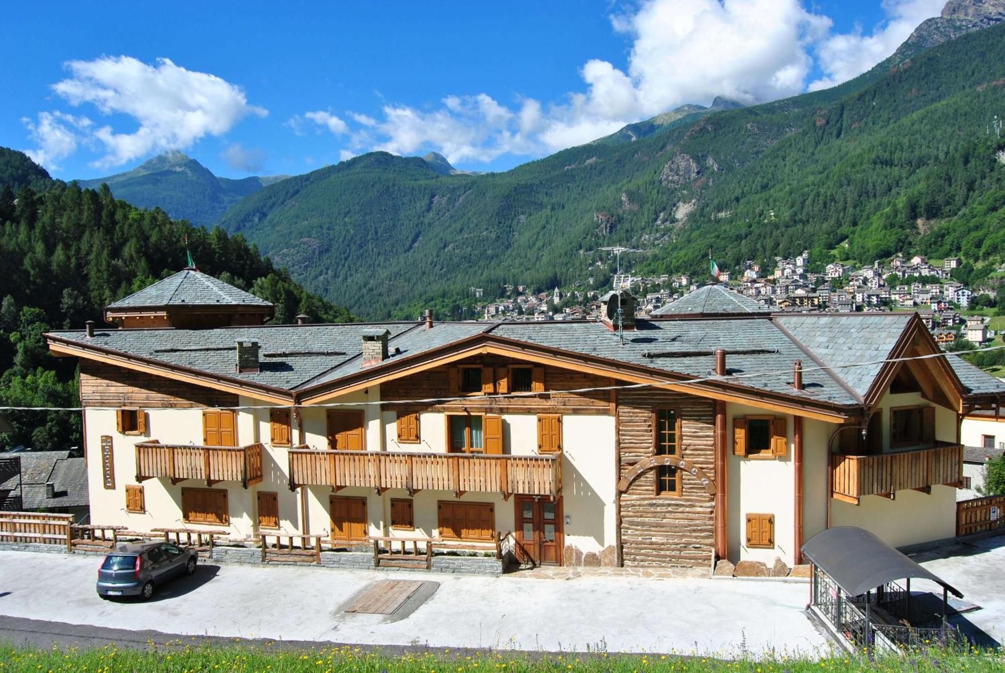 Casa Vacanza La Rocca Chiesa in Valmalenco Exteriör bild