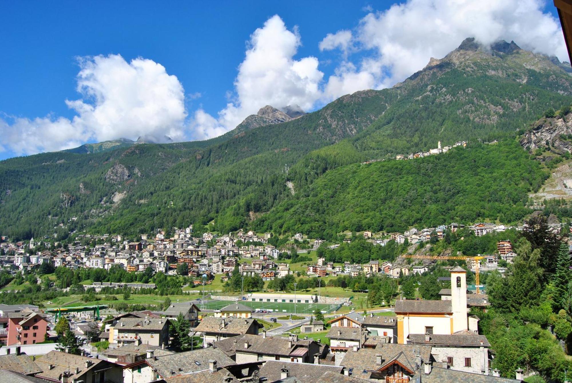 Casa Vacanza La Rocca Chiesa in Valmalenco Exteriör bild
