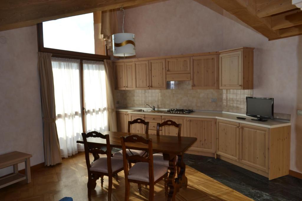 Casa Vacanza La Rocca Chiesa in Valmalenco Rum bild